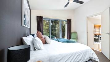 4 bedrooms, iron/ironing board, travel cot, free WiFi