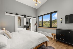 3 عدّة غرف نوم وواي فاي وملاءات أسرّة