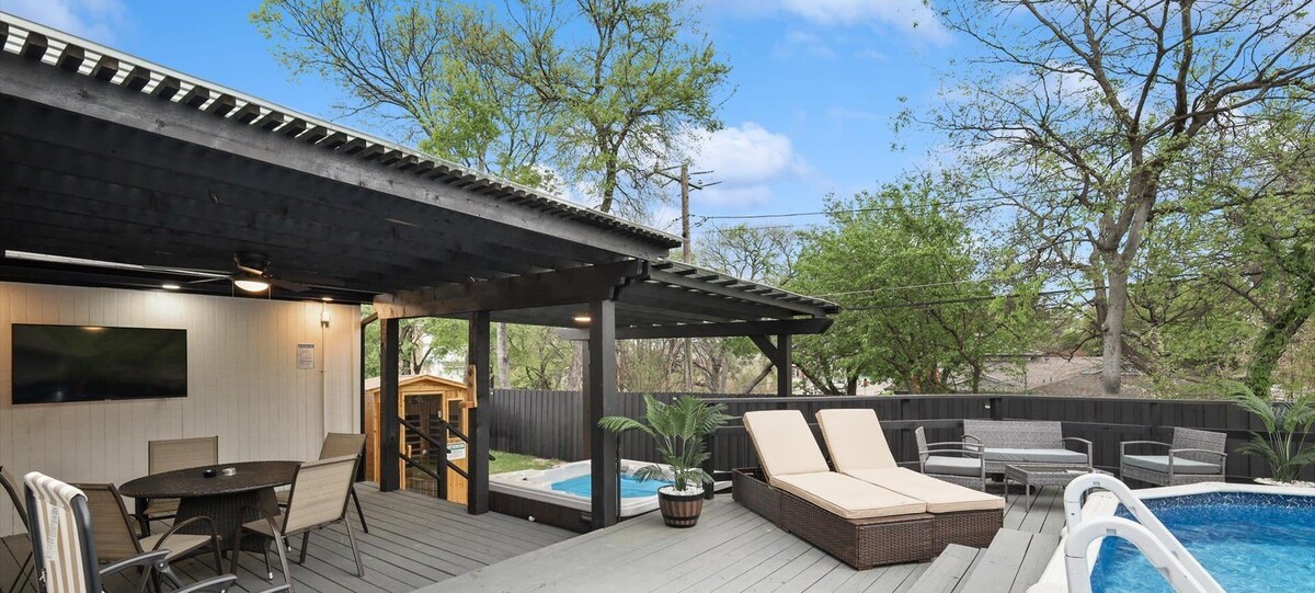 Panoramic 4BR/3B Home with Pool, Grill, Sauna & Game Room