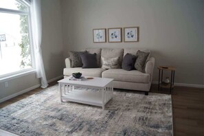 Een televisie en een kantoor