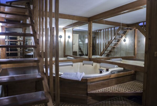 Interior - Beautiful chalet in spectacular alpine setting (Val-d'Isère)