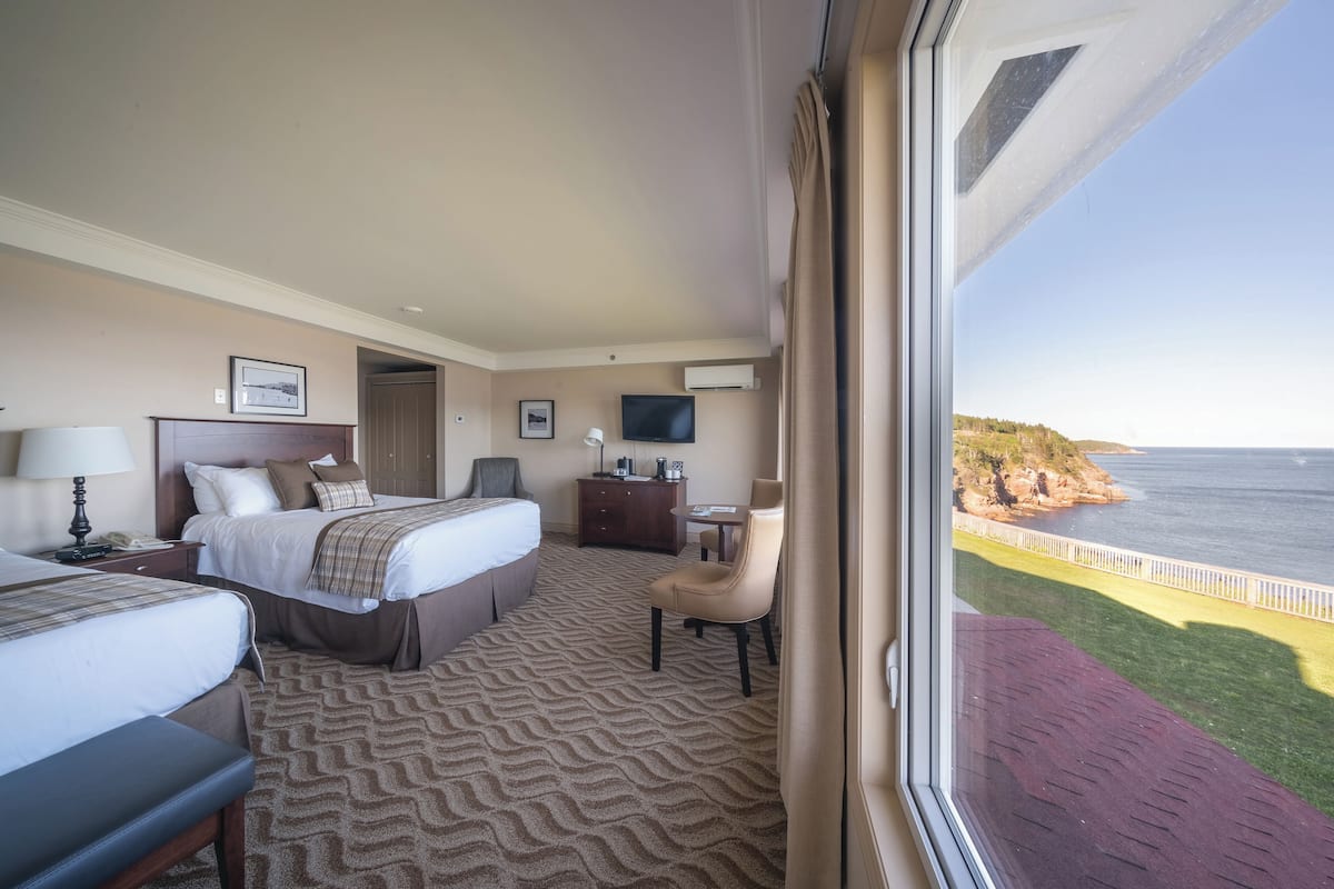 Premier Quadruple Room | 2 bedrooms, iron/ironing board, free WiFi, bed sheets