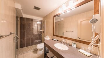 Premier Room | Bathroom | Shower, rainfall showerhead, free toiletries, hair dryer