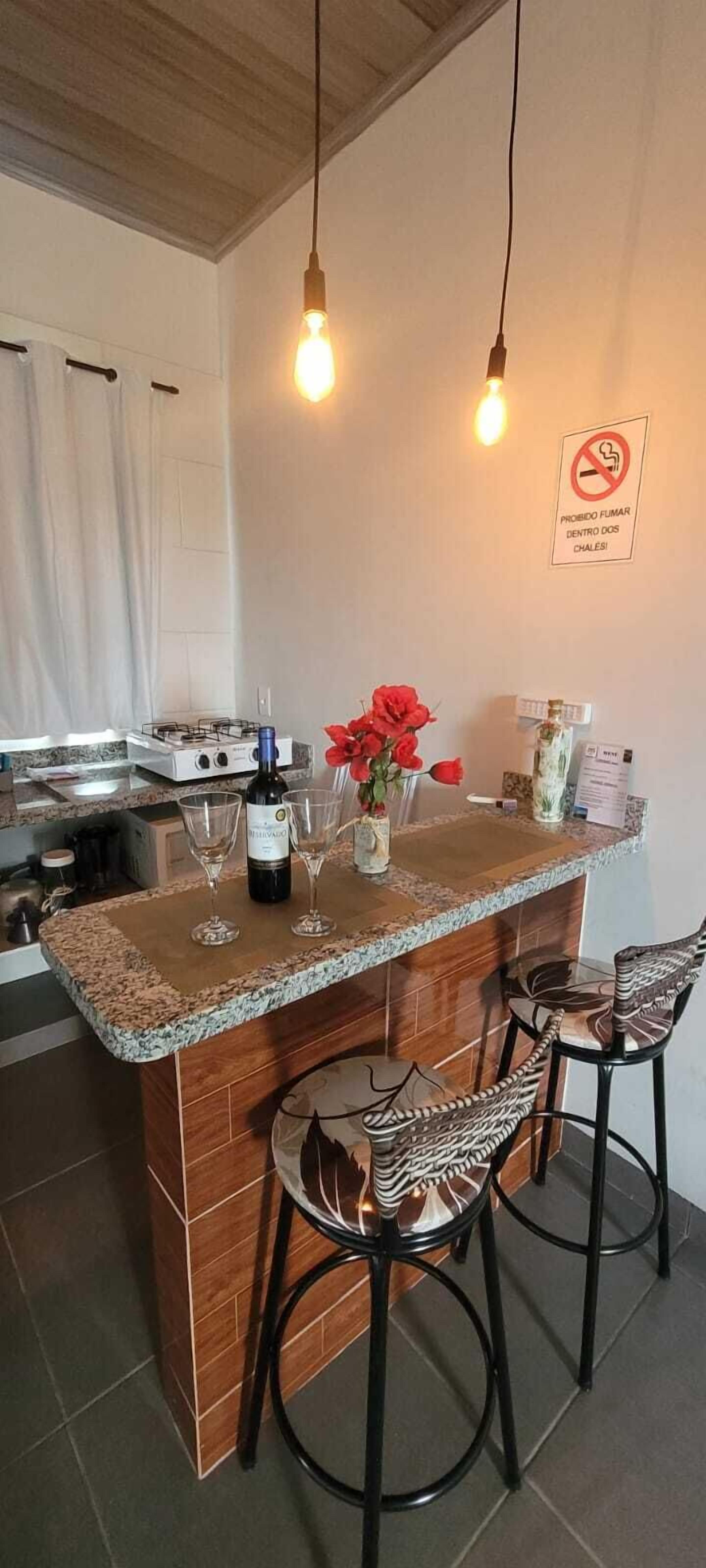 Fridge, oven, blender, cookware/dishes/utensils