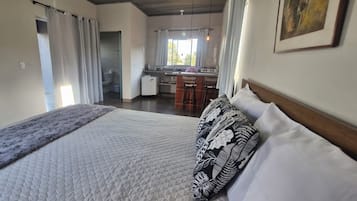 Chalet, 1 King Bed, Mountain View, Ground Floor | Premium bedding, free WiFi, bed sheets