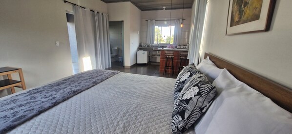 Chalet, 1 King Bed, Mountain View, Ground Floor | Premium bedding, free WiFi, bed sheets