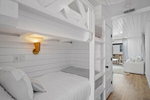 1 bedroom, iron/ironing board, travel cot, free WiFi