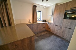 Refrigerador, microondas, parrilla de estufa y lavavajillas 