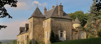 Cosy Castle in Onlay with Swimming Pool
