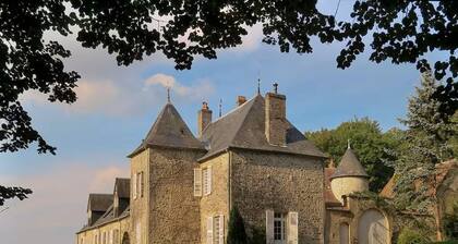 Cosy Castle in Onlay with Swimming Pool