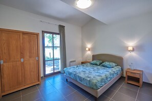 4 slaapkamers, een strijkplank/strijkijzer