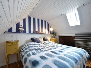 4 bedrooms, WiFi - Brittany Escape with Garden (Cleden Cap Sizun)