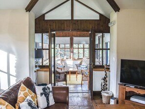 TV - Riverbank Cottage-UK42229 (Near Tebay)