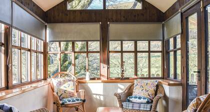 Riverbank Cottage-UK42229