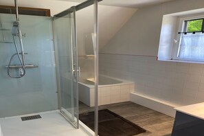 Bathtub - Countryside Stay in Fransu (Fransu)
