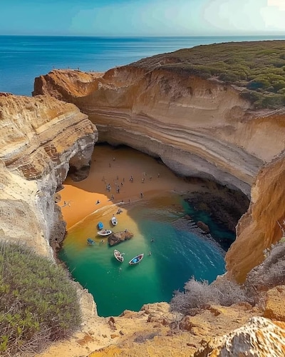 Stunning views, private position - 5 mins to beach!  Heated pool option & Aircon