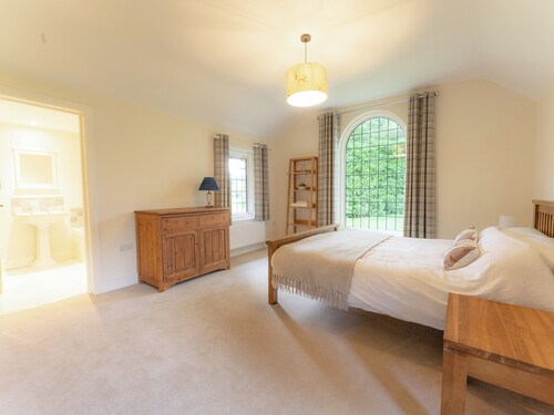 1 bedroom accommodation in Ockham, near Guildford