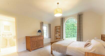 1 bedroom accommodation in Ockham, near Guildford