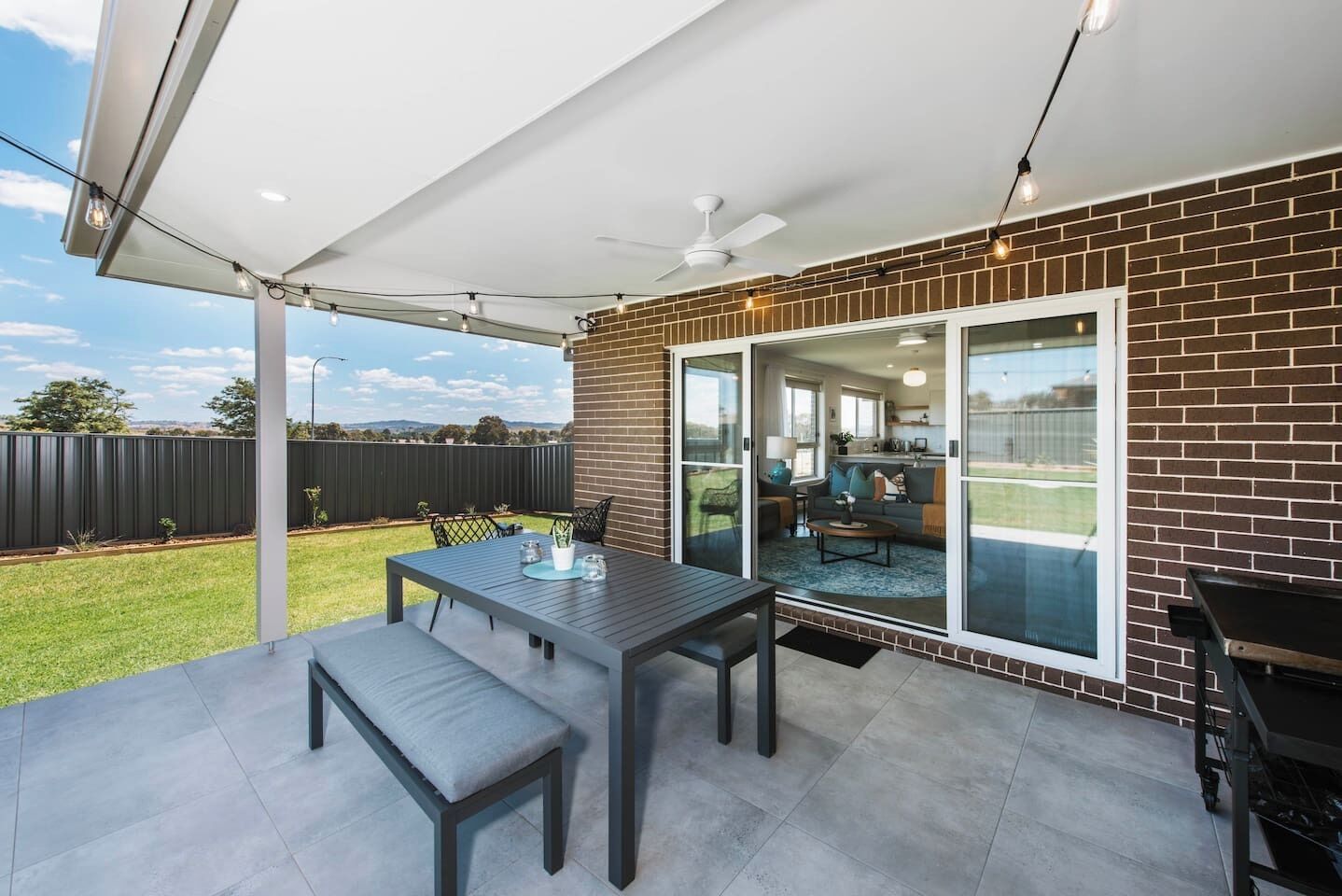 Cook up a feast on the BBQ and dine outdoors, as the sun sets over Mudgee’s rolling hills. 
