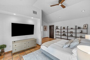 1 bedroom, iron/ironing board, travel cot, WiFi - Abstract Pool Villa in Historic Home | Pool (West Palm Beach)