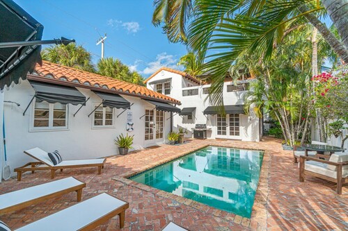 Abstract Pool Villa in Historic Home | Pool