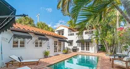 Abstract Pool Villa in Historic Home | Pool