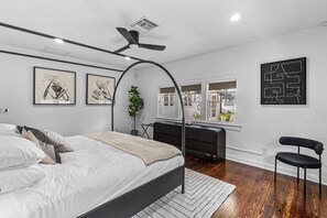 1 bedroom, iron/ironing board, travel crib, WiFi - Modern Historic Pool Cottage | Min to Downtown (West Palm Beach)