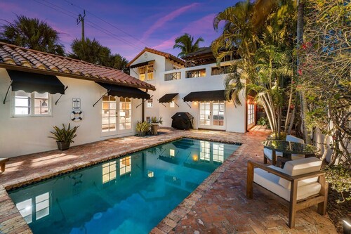 Modern Historic Pool Cottage | Min to Downtown