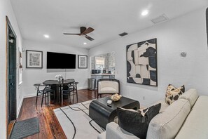 TV, offices - Modern Historic Pool Cottage | Min to Downtown (West Palm Beach)