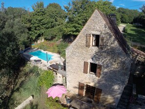 Exterior - Lovely Périgord holiday home in private forest (Besse)
