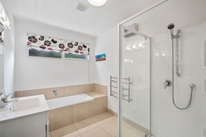 Badewanne, Haartrockner