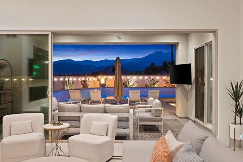 New! (PGA Signature) Platinum Magic! w/Gameroom!