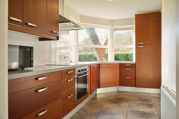 Fridge, oven, dishwasher