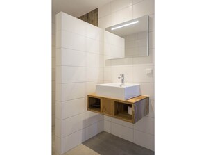 Baignoire, serviettes fournies