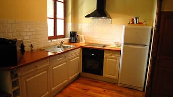 Refrigerador, microondas, horno y lavavajillas