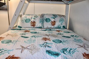 2 chambres, fer et planche à repasser, Wi-Fi gratuit, draps fournis