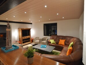 TV, fotballspill og stereoanlegg