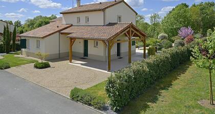 Luxury Vasles Family Villa with Pool