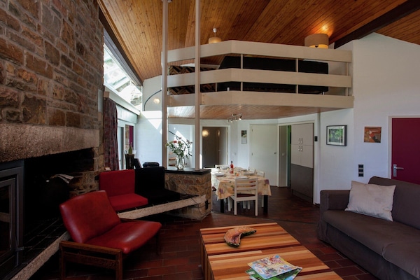 Smart TV, fireplace, DVD player