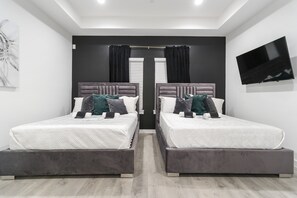3 bedrooms, desk, iron/ironing board, free WiFi