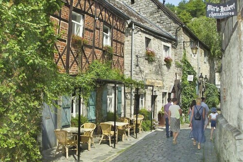 Holiday Home in Somme-Leuze with Sauna