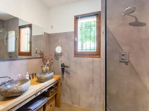 Shower, towels