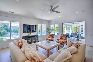 TV, fireplace, stereo