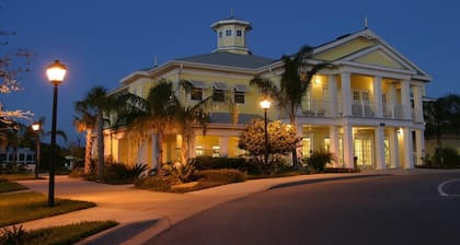 Our Paradise @ Bahama Bay - Spacious Resort Condo Minutes from Disney