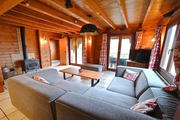 Smart-tv, videospelletjes, een dvd-speler en een stereo