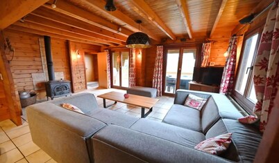 Chalet in Durbuy with Sauna & Nature Views
