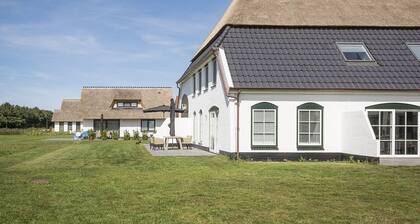 Apartment in De Cocksdorp near Beach