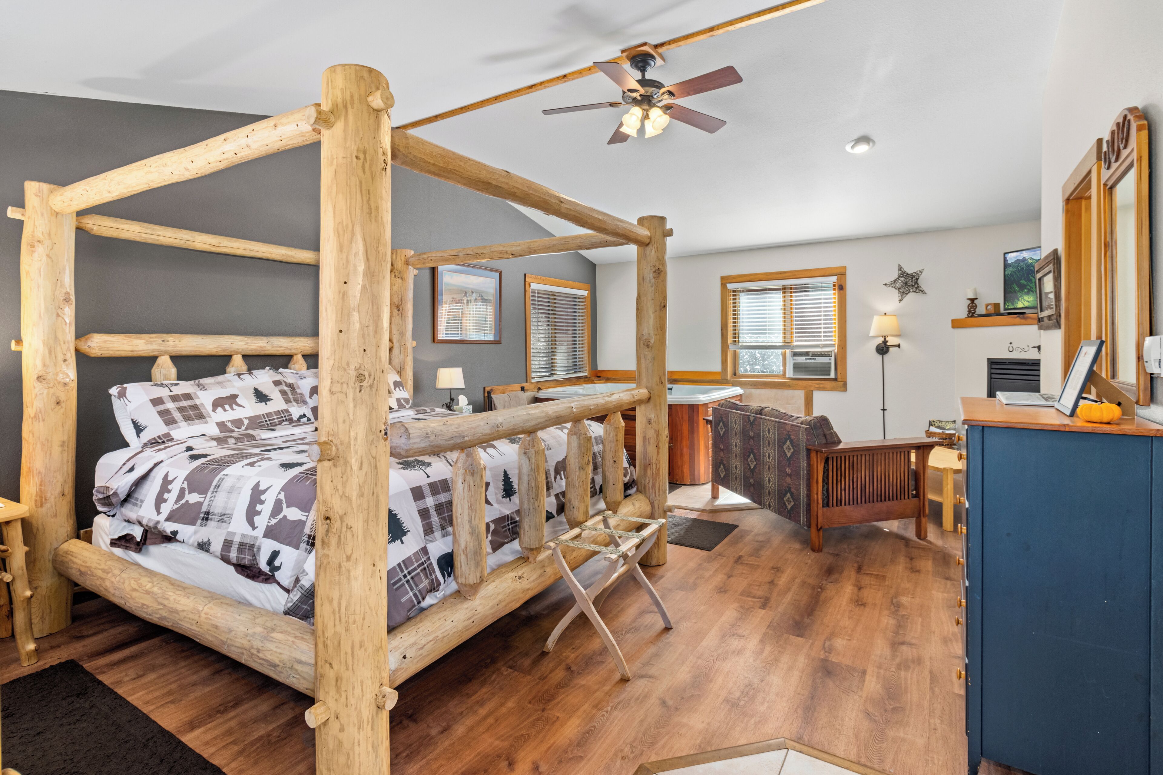 Romantic Cabin | Individually decorated, individually furnished, iron/ironing board