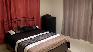Basic Triple Room | Free WiFi, bed sheets