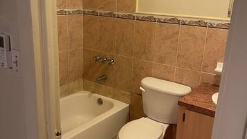 Basic Triple Room | Bathroom | Towels, soap, toilet paper